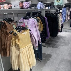 H&M