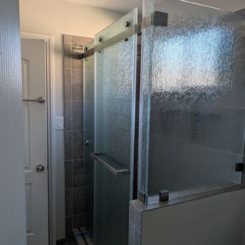 Joshua’s Windows and Doors - The shower door. - Windows Installation Near Me - Pico Rivera, California Joshua’s Windows and Doors - The shower door. - Windows Installation Near Me - Pico Rivera, California