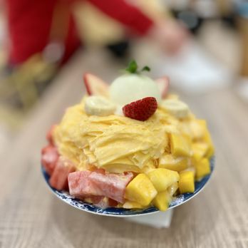 Ever After Tearoom & Eatery - Shaved ice with pudding and fruits - Shaved Ice Near Me - Irvine, California
