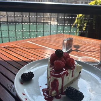 River Roast - Cheesecake - American Near Me - Chicago, Illinois