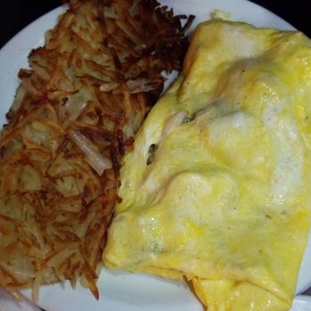 Vogies Bar - Make your own omelette (we did bacon, mushrooms, onion, jalapenos, and swiss) with extra crispy hashbrowns. - Bars Near Me - Gladstone, Oregon Vogies Bar - Make your own omelette (we did bacon, mushrooms, onion, jalapenos, and swiss) with extra crispy hashbrowns. - Bars Near Me - Gladstone, Oregon