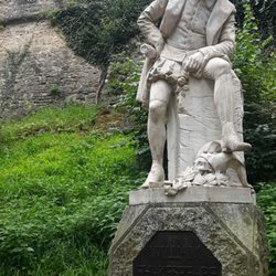 Stadtführung - Shakespeare Denkmal im Park an der Inn