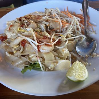 Ban SomTum - Gauy Taew Kau - Thai Near Me - Federal Way, Washington Ban SomTum - Gauy Taew Kau - Thai Near Me - Federal Way, Washington
