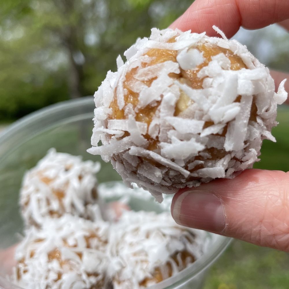 RUSH BOWLS Updated August 2024 87 Photos & 48 Reviews 262A West