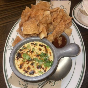 Gus' Sip & Dip - Pubs Near Me - Chicago, Illinois