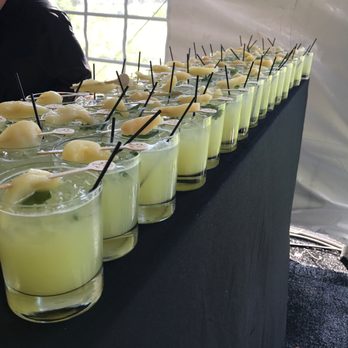 Professional Beverage Service - Caterers Near Me