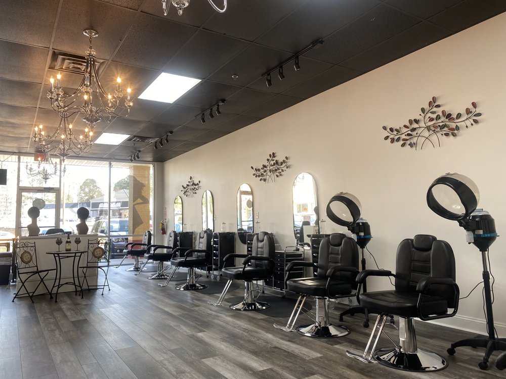 Mama G's Beauty Salon Logo