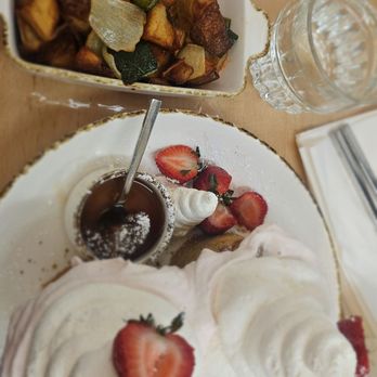 Flori Brunch - Venues & Event Spaces Near Me - South Gate, California Flori Brunch - Venues & Event Spaces Near Me - South Gate, California