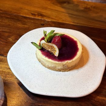 Mahache - Seasonal cheesecake - Mexican Near Me - Isla Mujeres, ROO
