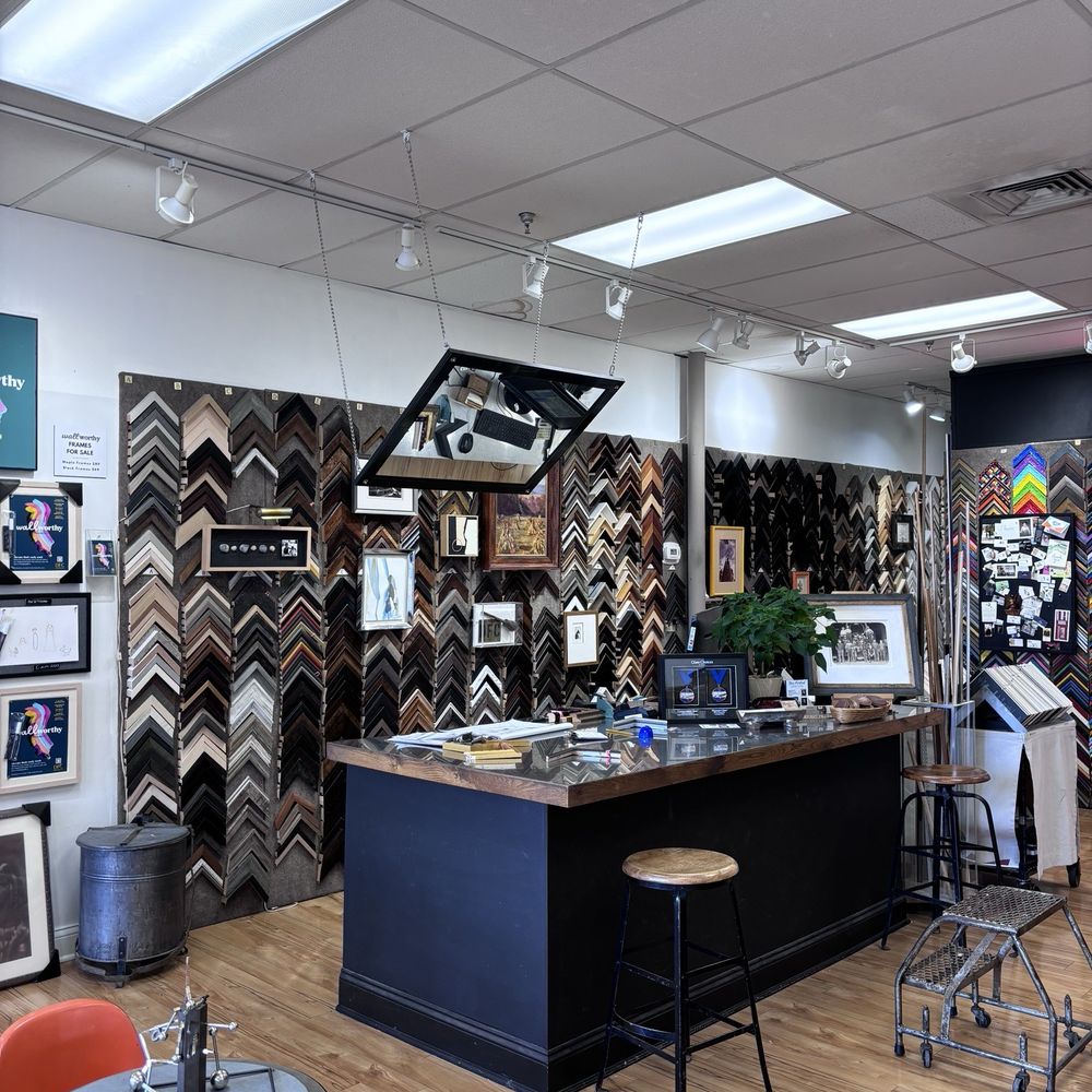 DuPage Framing Center - Warm and inviting - Framing Near Me - Wheaton, Illinois