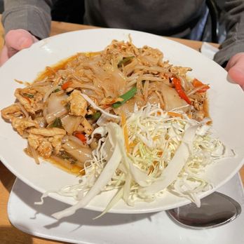 Cozy Thai Bistro - Drunken Noodles - Thai Near Me - State College, Pennsylvania Cozy Thai Bistro - Drunken Noodles - Thai Near Me - State College, Pennsylvania