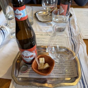 La Bicyclette - Beer with pizza - French Near Me - Carmel, California La Bicyclette - Beer with pizza - French Near Me - Carmel, California