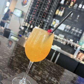 Fin & Tonic - Sangria - New American Near Me - Suffolk, Virginia