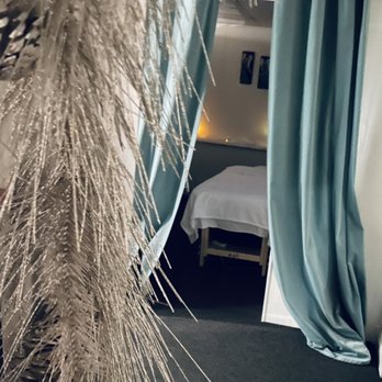 Peaceful Escape Spa - Massage room - Massage Near Me - Glen Ellyn, Illinois