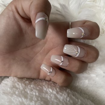 2 Bee Nailz - Nail Salons Near Me - Bloomfield, New Jersey