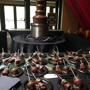 Dippin Chocolate - Mother's Day event; dark chocolate - Desserts Near Me - St Paul, Minnesota Dippin Chocolate - Mother's Day event; dark chocolate - Desserts Near Me - St Paul, Minnesota