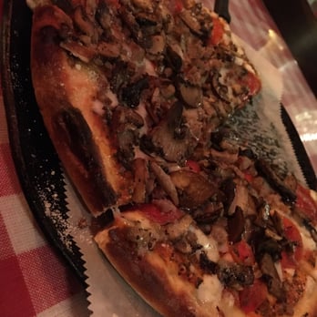 Auntie Pasto's - We ordered our favorite pizza! Pepperoni, Italian sausage and mushrooms! perfect crust! - Italian Near Me - Honolulu, Hawaii Auntie Pasto's - We ordered our favorite pizza! Pepperoni, Italian sausage and mushrooms! perfect crust! - Italian Near Me - Honolulu, Hawaii
