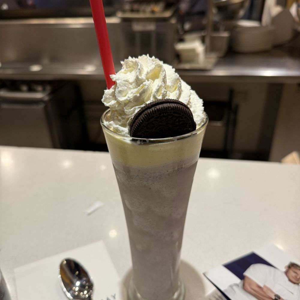 Gordon Ramsay Burger - Oreo milkshake with creme brûlée topping - Burgers Near Me - Las Vegas, Nevada Gordon Ramsay Burger - Oreo milkshake with creme brûlée topping - Burgers Near Me - Las Vegas, Nevada