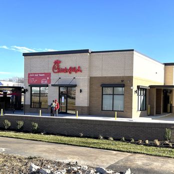 Chick-fil-A - Restaurant Exterior, Two Covered Drive-thru Lanes (Both Order and Pickup) and Patio - Chicken Shop Near Me - Overland Park, Kansas Chick-fil-A - Restaurant Exterior, Two Covered Drive-thru Lanes (Both Order and Pickup) and Patio - Chicken Shop Near Me - Overland Park, Kansas
