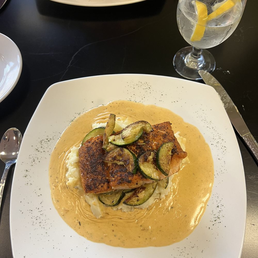 New Town Cafe - Breakfast & Brunch Near Me - Turlock, California