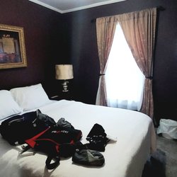 The Twilight Lodge - Small bedroom