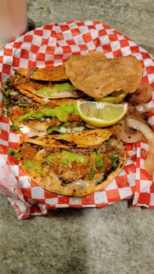 El Paisa by Los Alegres Taco Truck by null