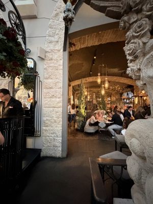 Vanderpump à Paris by null Vanderpump à Paris by null