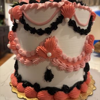 Mad Batter Bakery and Confections - Donuts Near Me - Saint Charles, Illinois
