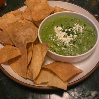 Earls Kitchen + Bar - Warm Spinach Three Cheese Dip - New American Near Me - Boston, Massachusetts