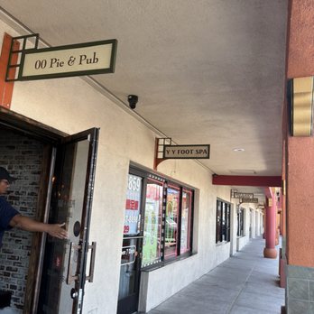 Double Zero Pie & Pub - Front door - Pizza Near Me - Las Vegas, Nevada Double Zero Pie & Pub - Front door - Pizza Near Me - Las Vegas, Nevada