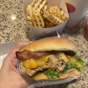 Chick-fil-A - Chick-fil-A Grilled Chicken Club Sandwich - Fast Food Near Me - Phoenix, Arizona Chick-fil-A - Chick-fil-A Grilled Chicken Club Sandwich - Fast Food Near Me - Phoenix, Arizona