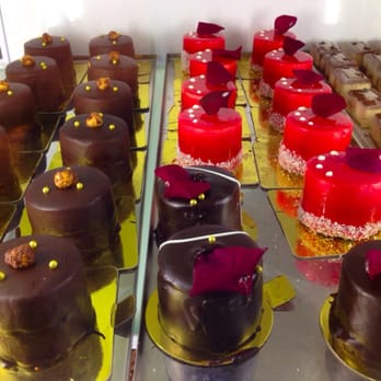 Pasticceria Papa - Chocolate Mud Cake, Rum Baba - Valentine's Day treats - Bakeries Near Me - Bondi Beach, NSW