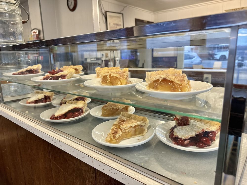 OASIS RESTAURANT & MOTEL Updated June 2024 47 Photos & 97 Reviews