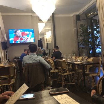 Lézard Café - Interior + they have a tv - Cafes Near Me - Paris, 75 Lézard Café - Interior + they have a tv - Cafes Near Me - Paris, 75
