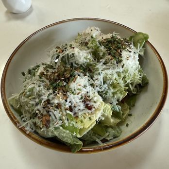 Magnolia House - Gem salad - Cocktail Bars Near Me - Pasadena, California