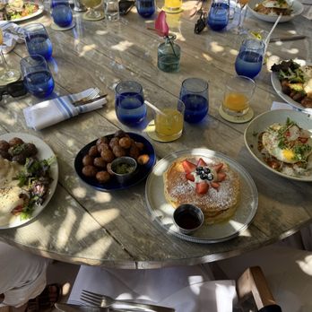 Hau Tree - Eggs Benedict, pancakes, potatoes, locomoco - Seafood Near Me - Honolulu, Hawaii