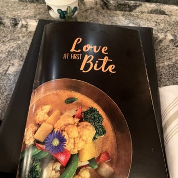 Love at First Bite - Thai Near Me - Lexington, Massachusetts