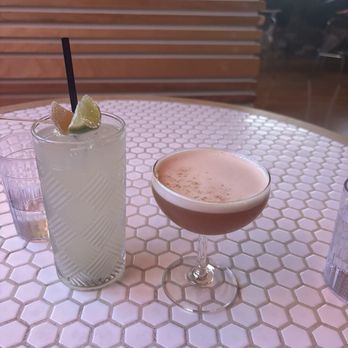 Consignment Lounge - Japanese Whiskey and earl gray cocktail - Beer, Wine & Spirits Near Me - Chicago, Illinois