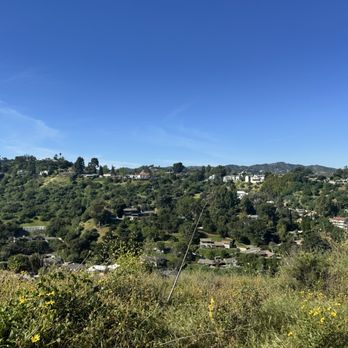 Deervale-Stone Canyon Park - Hiking Near Me - Los Angeles, California