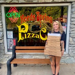 Reeds Spring Pizza - Pizza getting ready for it's road trip!