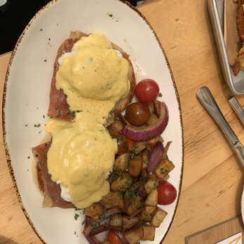 Pour Company - Prosciutto Benedict - New American Near Me - Fullerton, California