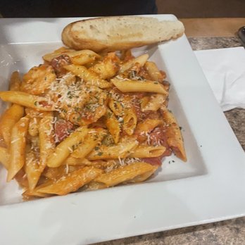The Thirsty Turtle - Penne vodka with shrimp - American Near Me - Florham Park, New Jersey