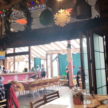 LIT: A Christmas Pop-Up Concept - Inside - Cocktail Bars Near Me - St Louis, Missouri