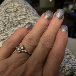 Tiara Nails - Sparkly nails