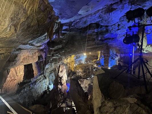 Lost World Caverns by null