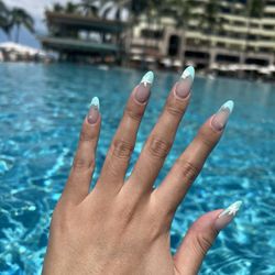 Lilly Nails Lounge
