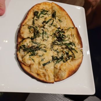 Salute Market - artichoke and spinach Naan pizza - Wine Bars Near Me - Palm Beach Gardens, Florida Salute Market - artichoke and spinach Naan pizza - Wine Bars Near Me - Palm Beach Gardens, Florida