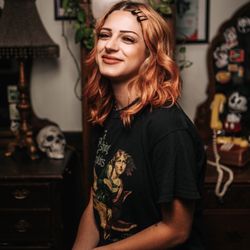 Skull & Combs - Samantha!