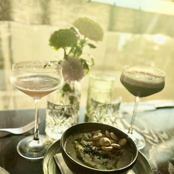 Goldfinch Tavern - Goldfinch Chowder and drinks - Seafood Near Me - Seattle, Washington