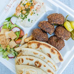 Alibaba Mediterranean Cuisine - Falafel plate